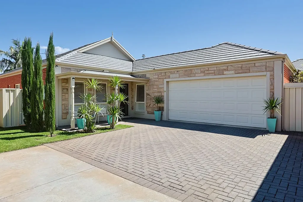 Mildura 3 Bedroom EXQUISITE WESTSIDE LIVING — SOPHISTICATION, SPACE & STYLE