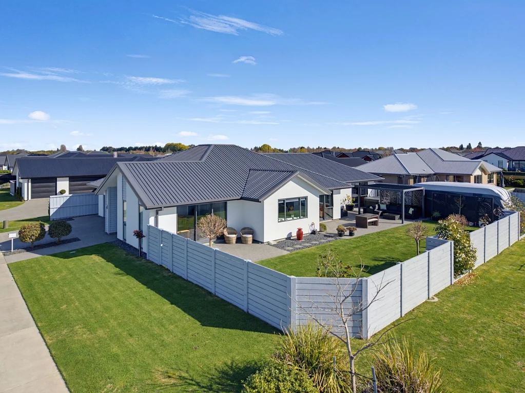 Rangiora 3બેડરૂમ Space, Style & Garaging to Impress!