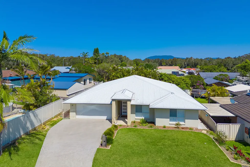 8 Catalina Close, Lake Cathie, NSW 2445