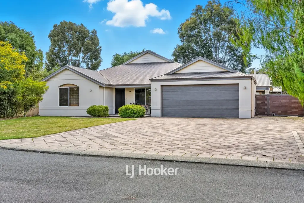West Busselton 5 Slaapkamer Charming Family Home with Space and Versatility in West Busselton
