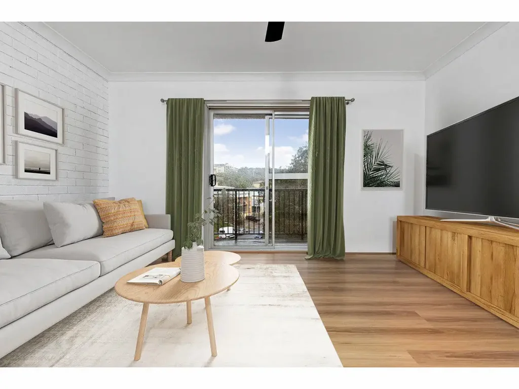 INNER-CITY LIVING MOMENTS FROM BEACHES AND PARKLAND