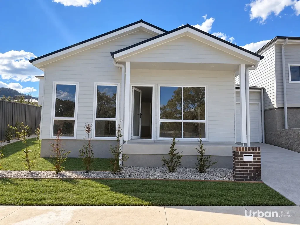 Huntley 4Kwarto Brand New Torrens Title Home with Contemporary Finishes