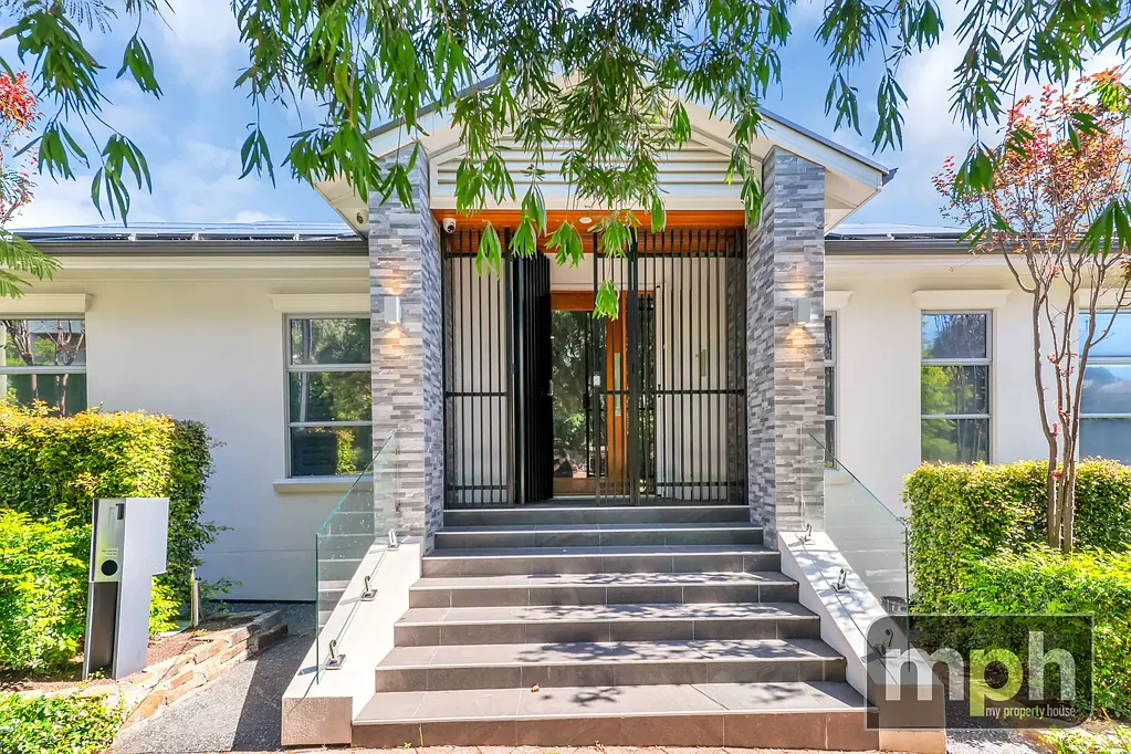 Stunning Modern Home in a Sought-After Location