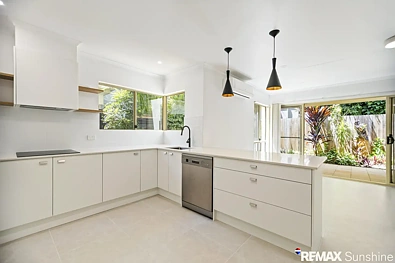 7/5 Tranquil Place, Alexandra Headland, QLD 4572, 4房, 3浴, 整租城市屋