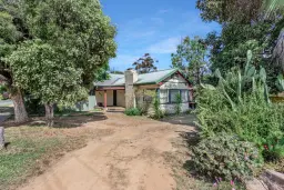 349 Lake Albert Road, Lake Albert