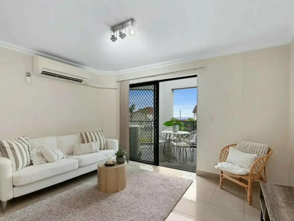 Beachside Executive Security Apartment | $1000 Per Week