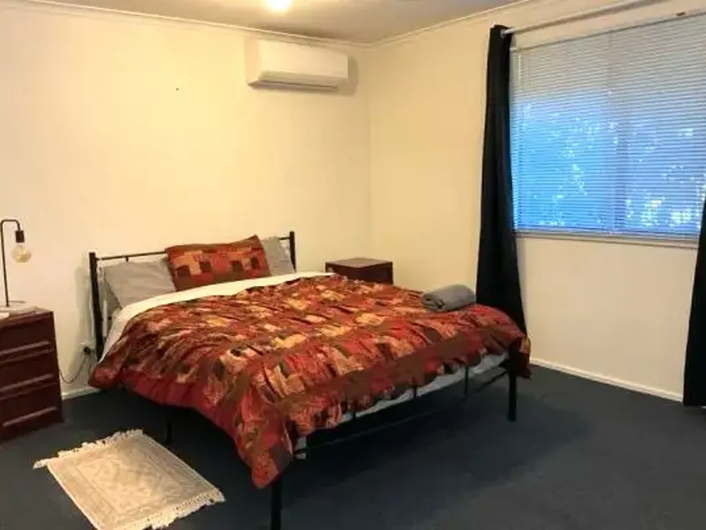 Room and private bathroom in Shared House - Cozy living in quiet Cul-de-sac - Includes water, and electricity usage