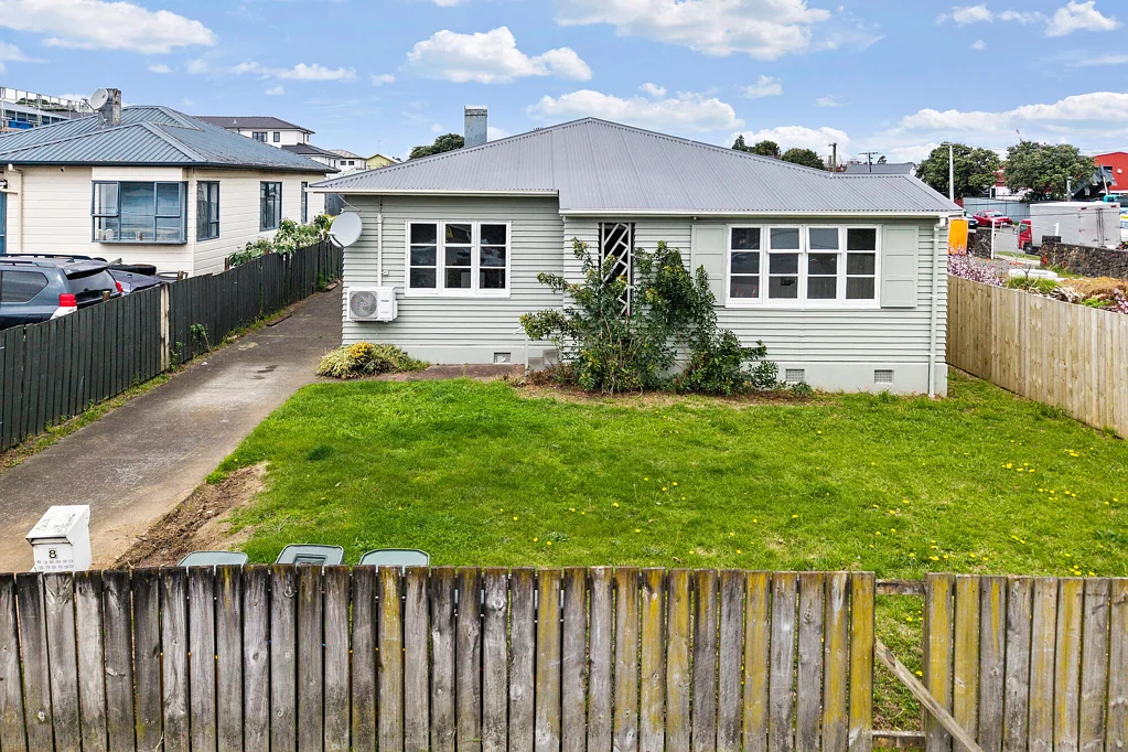 Otahuhu 3Kwarto A property with space and scope to improve