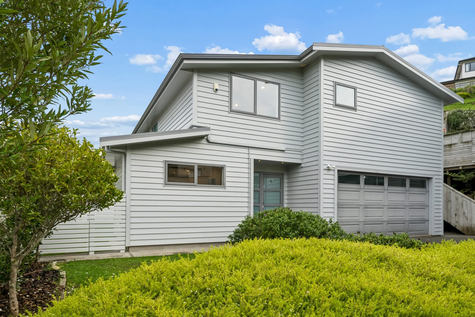 Churton Park 4બેડરૂમ Perfect modern family home with facelift.