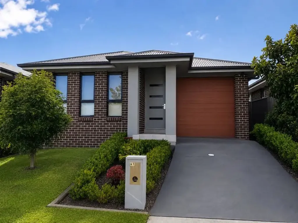 Family home in Spring Farm!