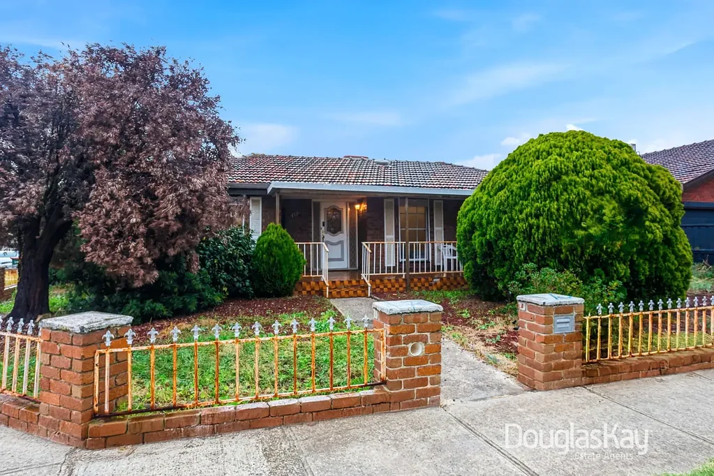 St Albans 3房 绝佳实惠街角机会！ Prime Affordable Corner Opportunity!
