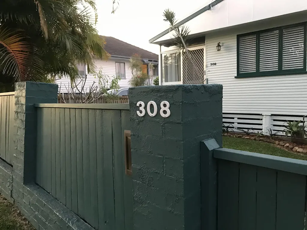 Graceville 4ਬੈੱਡਰੂਮ Post-war family home - 4 bed/ 2 bath/ 2 cars