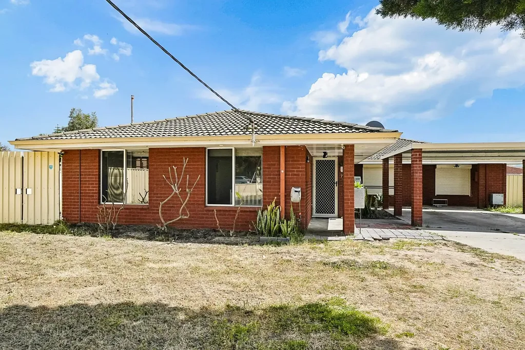 Gosnells 3房  Beautifully Renovated Duplex – Modern Living, Generous Land & No Strata Fees!