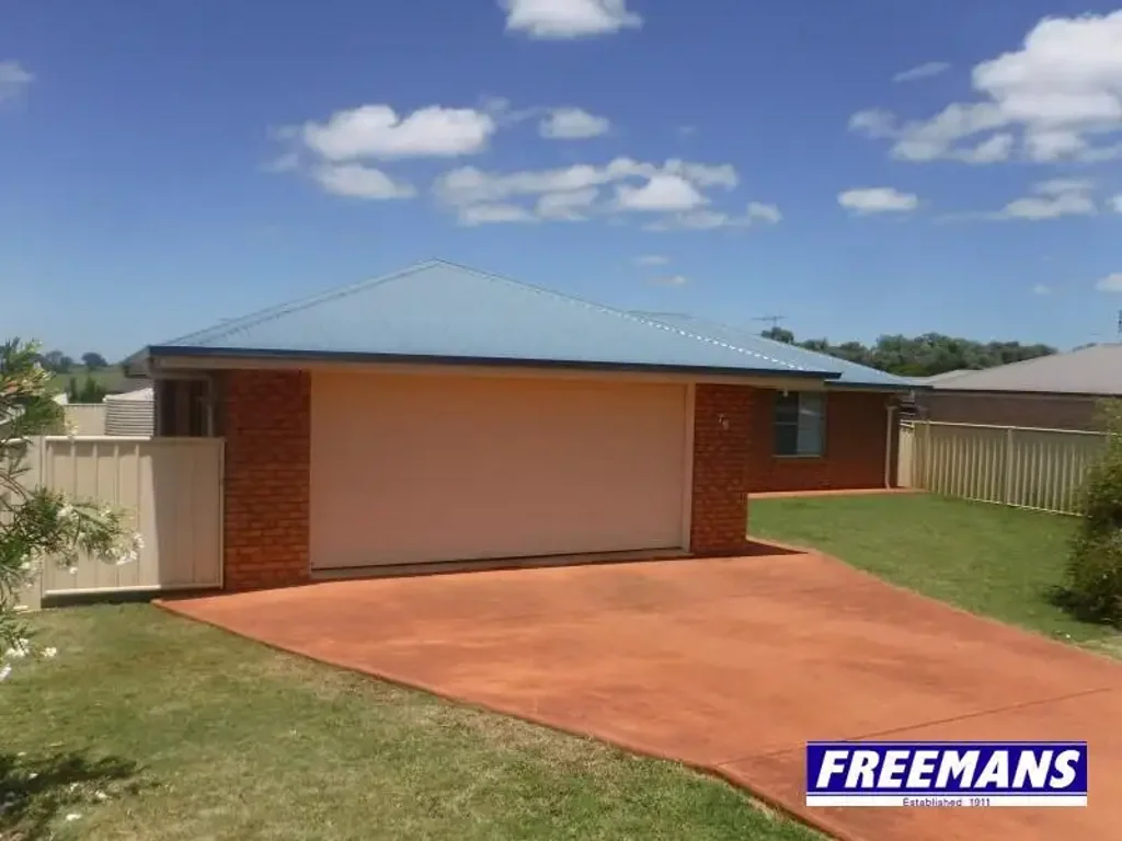 Kingaroy 3Moenga A sold brick home
