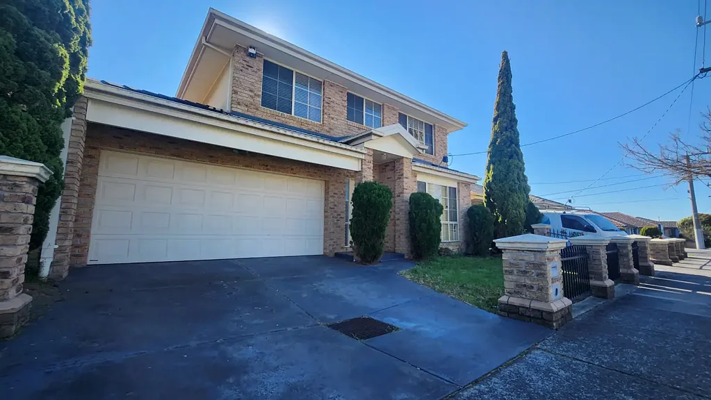 Huge Townhouse in the Heart of Dandenong