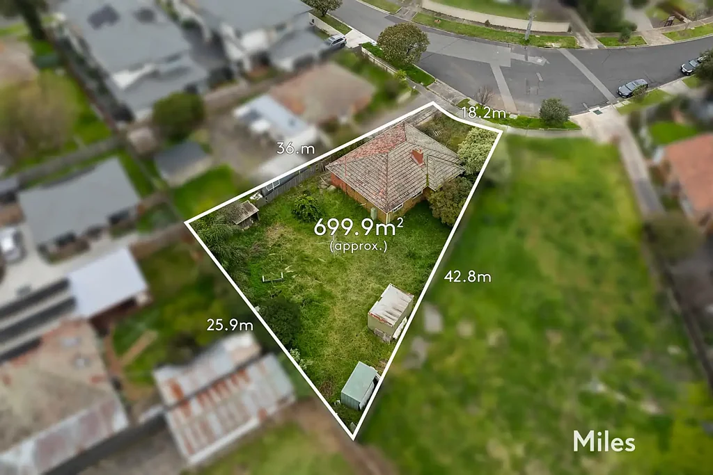Heidelberg Heights 2房 700平方米（约）土地上三套优质联排别墅的已批准规划和许可 Approved Plans & Permits for Three Quality Town Residences on 700m2 (Approx.)