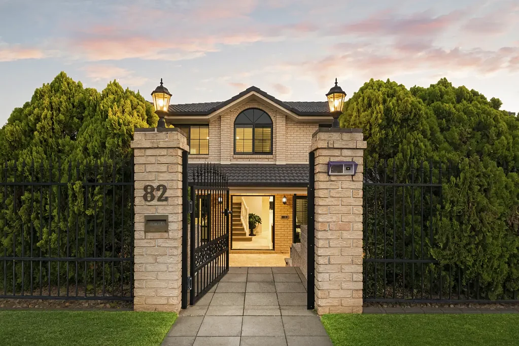 Flinders View 5 Bedroom Elegant family and entertainers’ retreat on 871sqm corner allotment