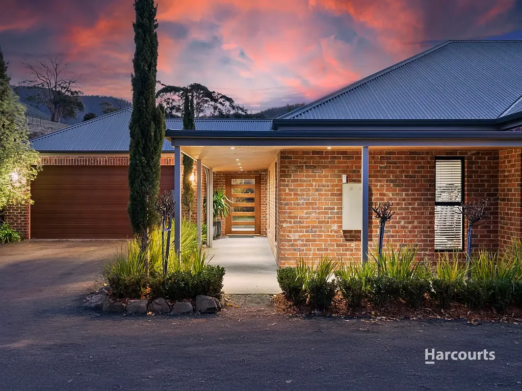 Granton 8 Bedroom 8 Bedrooms…4 Bathrooms…Seriously???