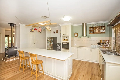 25 Chestnut Road, Jarrahdale, WA 6124, 4房, 2浴, House
