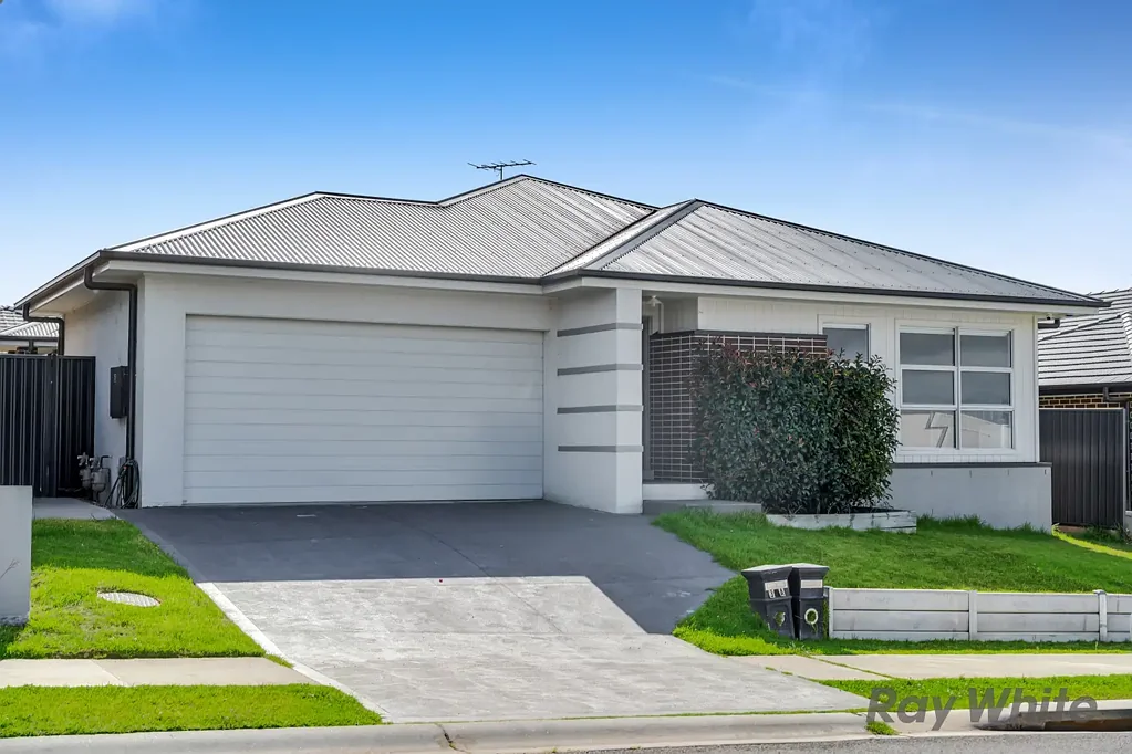 34 & 34a Roy Crescent, Thirlmere, NSW 2572
