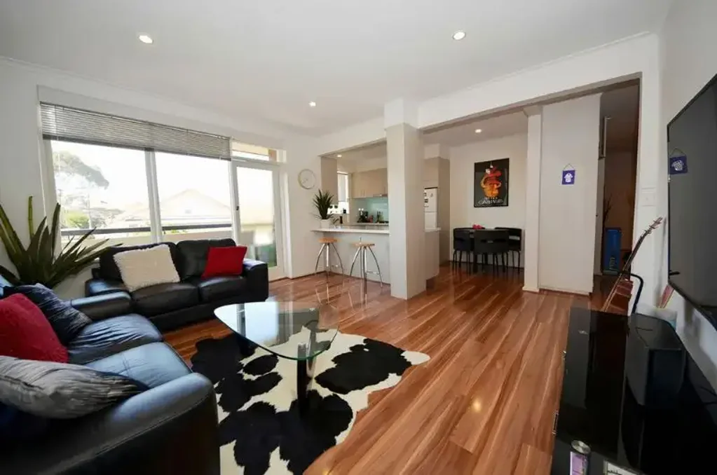 Stylish Caulfield South Living in a Sought-After Location | FLARE REAL ESTATE