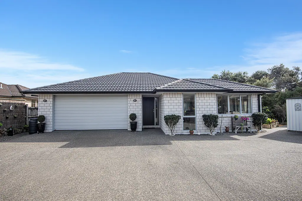 Onerahi 2 Bedroom Private, peaceful and perfectly positioned