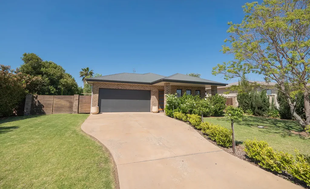 10 Hurford Place, Forbes, NSW 2871
