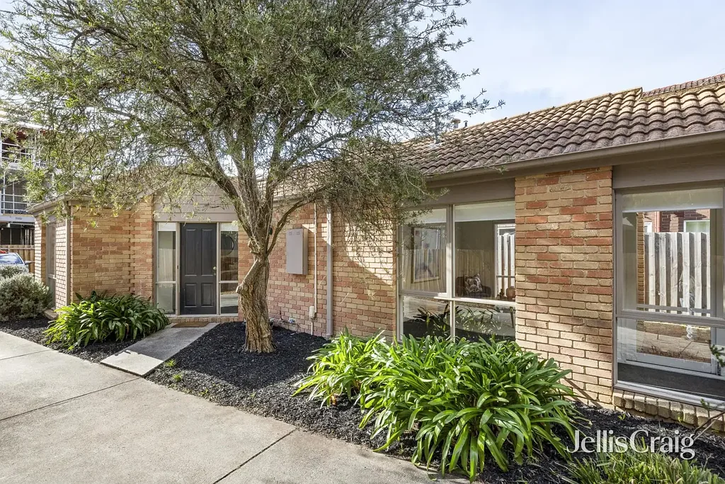 1/17 Toolambool Road, Carnegie, VIC 3163