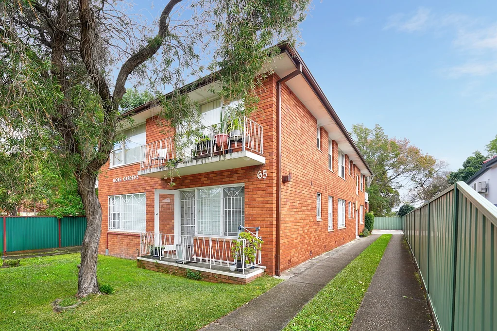Campsie 2ਬੈੱਡਰੂਮ Top Floor 2-Bedroom Unit in Prime Location