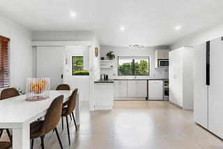 2/508 East Coast Road, Windsor Park, North Shore City