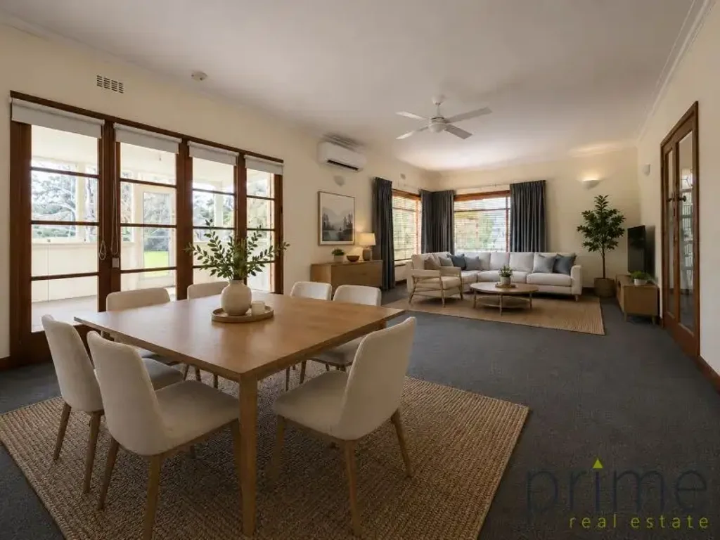 Quiet Court Living with Space, Comfort & Convenience