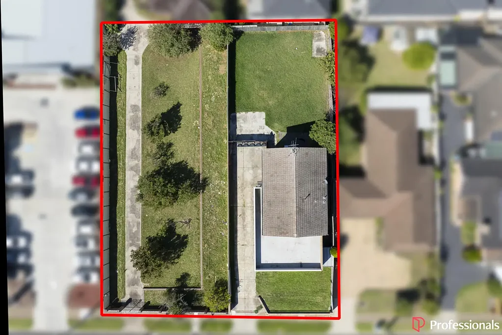 Mornington 4कमरा Prime Dual-Site on Mornington's Main Arterial - Buy One or Secure Both for Outstanding Future Potential (STCA)