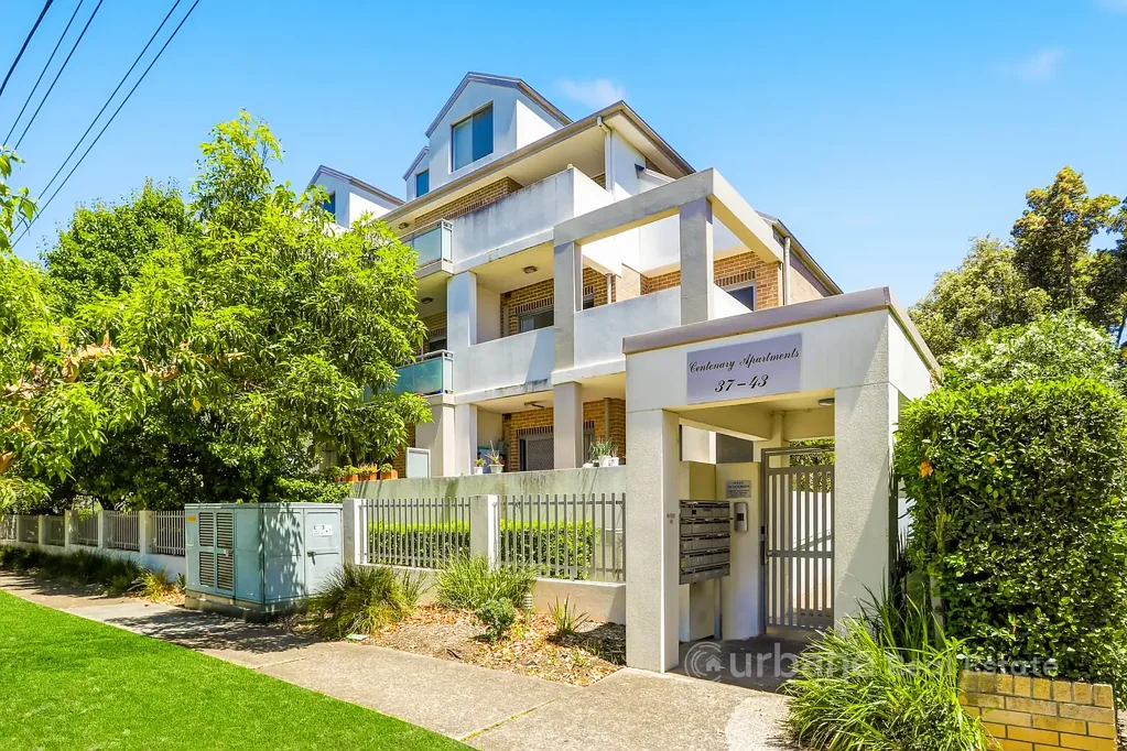 Homebush West 2ห้องนอน City View and a Quiet Location!