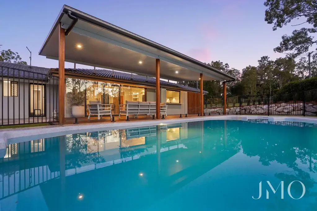 Pimpama 6 Bedroom Dual Living Designed for Modern Family Life.