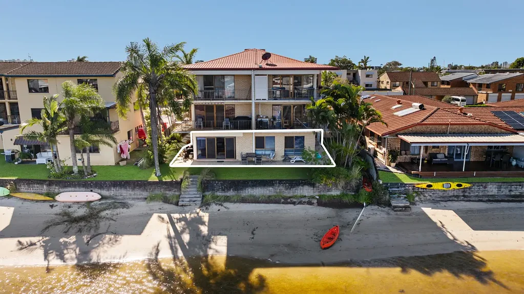Mooloolaba 3침실 ENTRY LEVEL WATERFRONT MOOLOOLABA MUST BE SOLD ON OR BEFORE AUCTION!