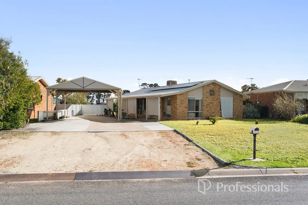 Yarrawonga 4ਬੈੱਡਰੂਮ LAKESIDE LIVING