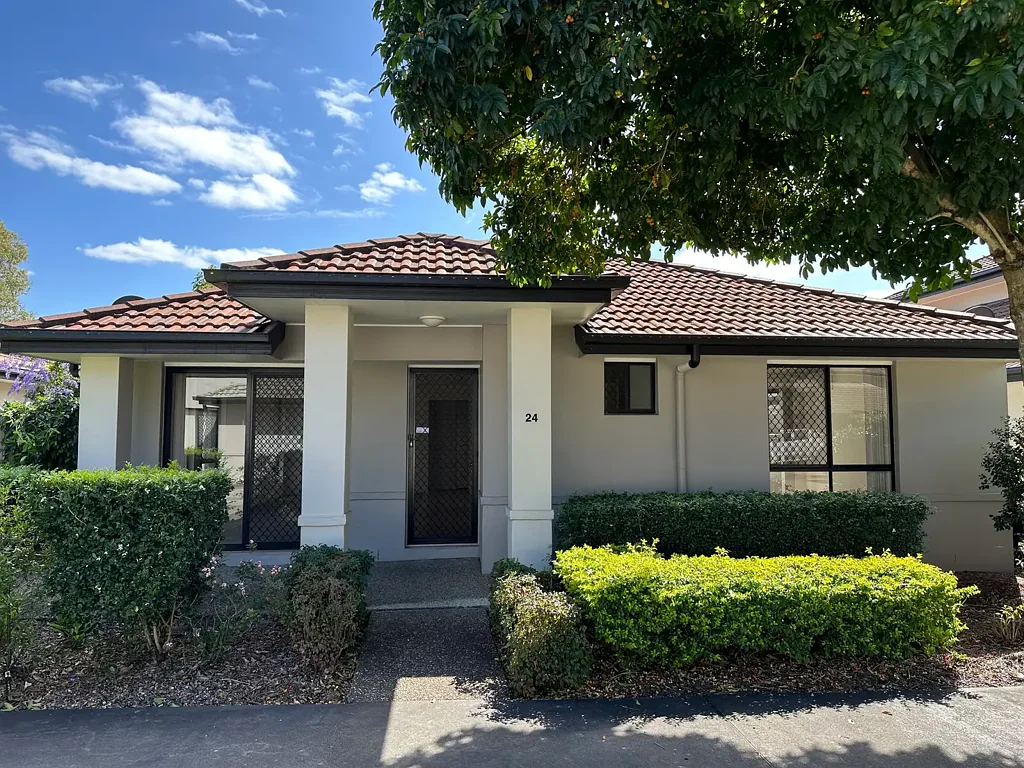 3 Bedroom Stand-Alone Townhouse