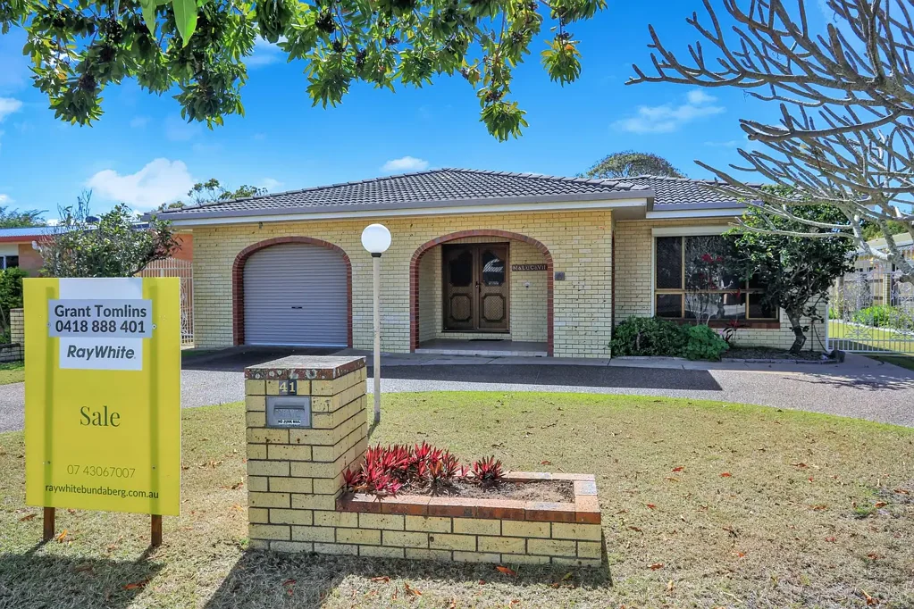 Millbank 3ਬੈੱਡਰੂਮ LARGE SOLID OVERSIZED 3 BEDROOM BRICK HOME WITH SHED ON 1844sqm...SECOND DWELLING DEVELOPMENT POTENTIAL!!