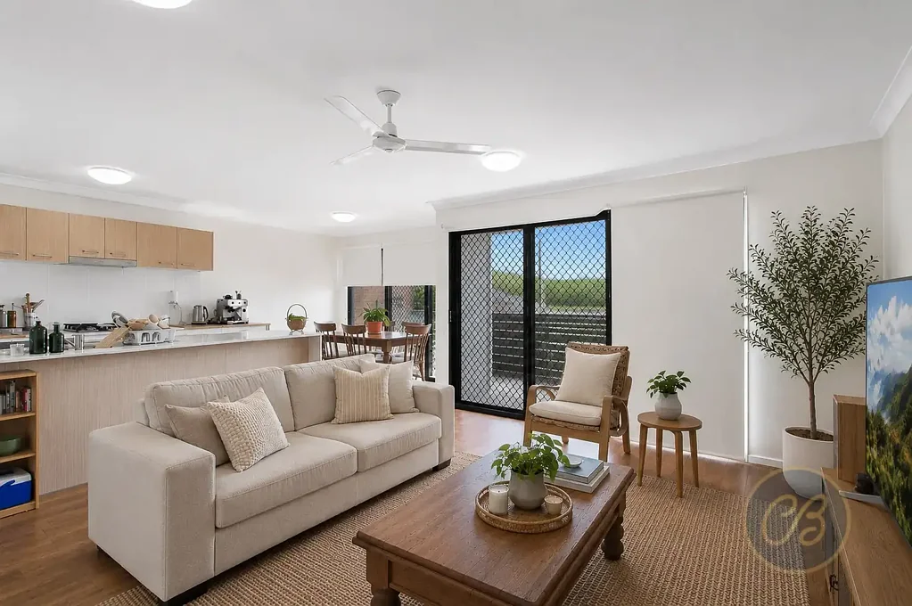 Carseldine 4房 带宽敞娱乐阳台的现代联排别墅 Contemporary Townhouse with Expansive Entertainer's Balcony