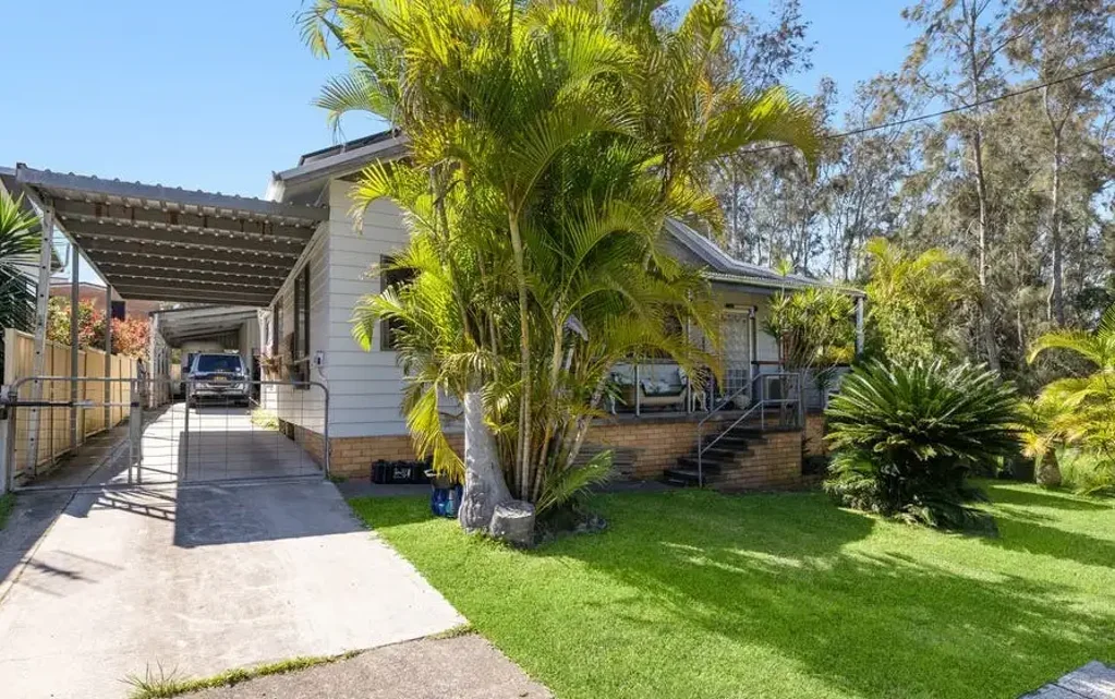 🏡 For Rent – Family Home in Handy West Kempsey Location