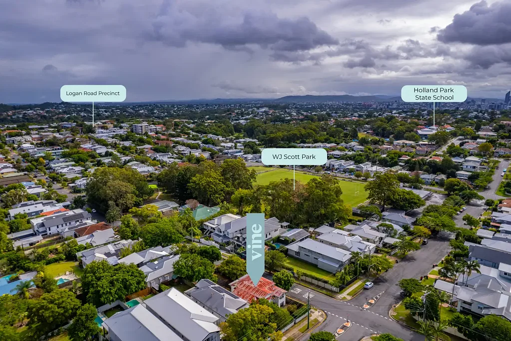 Holland Park 2Zimmer Neighbourhood chatter: This 1920’s Queenslander is on 604m2 of rare opportunity