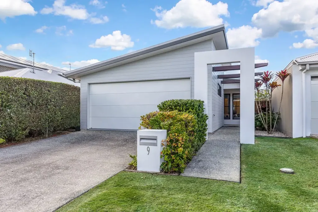 Sippy Downs 4 Bedroom Modern Home in Prime Sunshine Coast Location