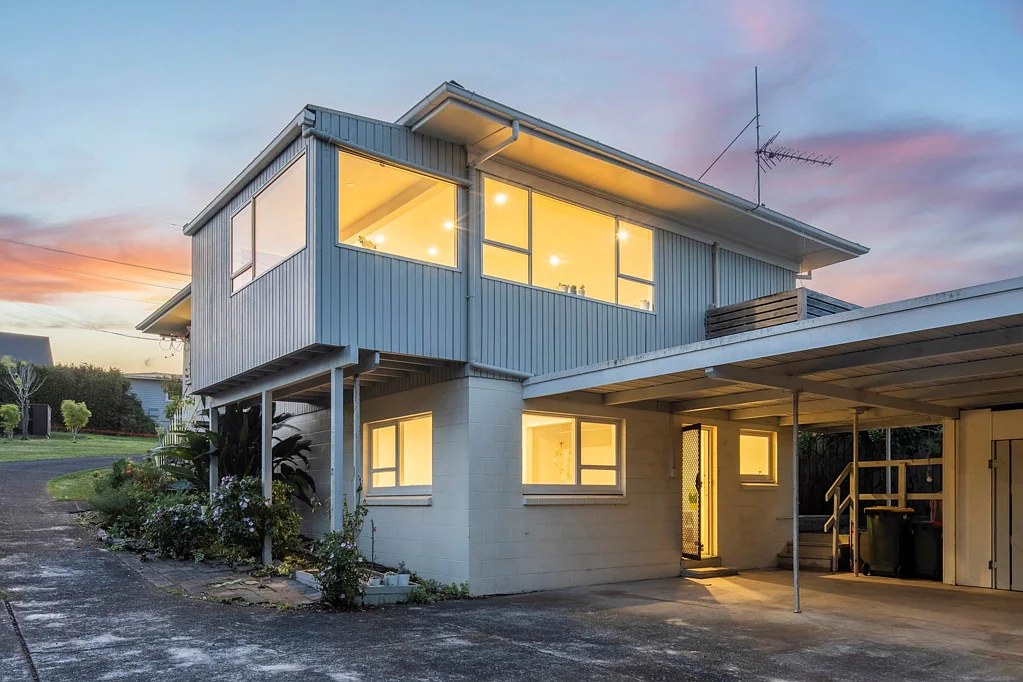 Birkenhead 3房 高地舒适三居，性价比超高！ Elevated, Affordable, Great Location