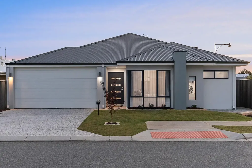 7 Aquamarine Parade, Treeby, WA 6164