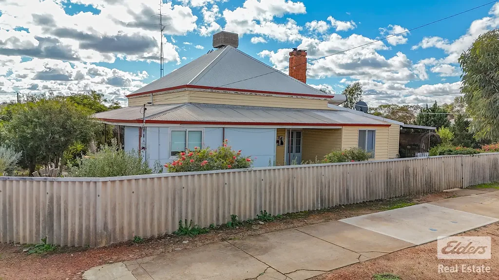 10 Lockyer Street, Goomalling, WA 6460