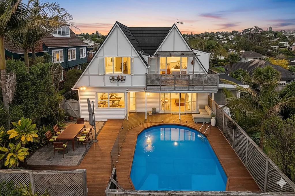 Cockle Bay 4બેડરૂમ Coastal Charm with Sea Views