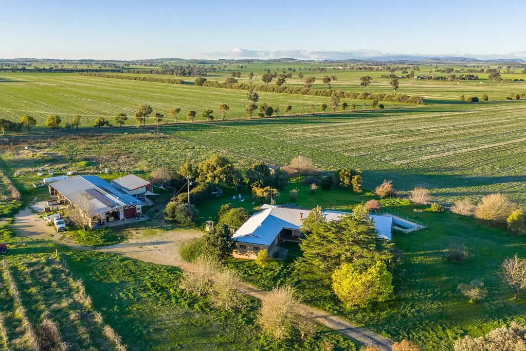 Canowindra Country Living on a Grand Scale, 16.8 Acres of Lifestyle & Entertaining