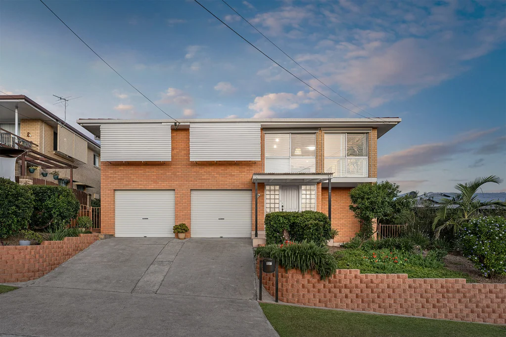 Mansfield 4침실 An Entertainer’s Deck, Tastefully Renovated & Mansfield State High Catchment