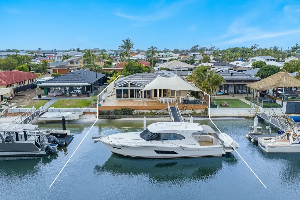 Paradise Point 4 Slaapkamer Waterfront Entertainer - 18.3m Bridge Free - Coastal Location