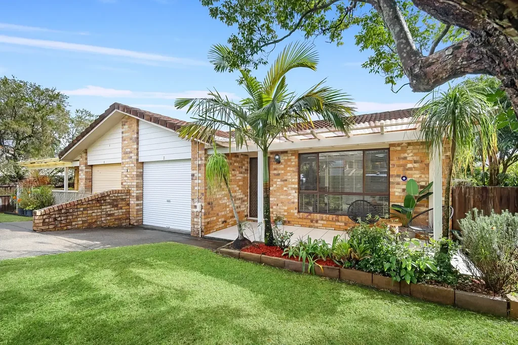 Ashmore 2 Bedroom A Hidden Gem in Ashmore's Leafy Heart